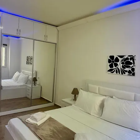 Meli Homes 1 Bedroom Sea View 30 Steps To * Шенджин